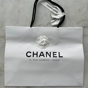 Chanel, 31 rue Cambon paper bag